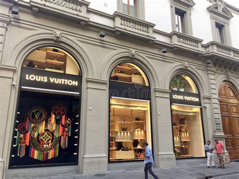 how much cheaper is louis vuitton in italy|louis vuitton outlet italy.